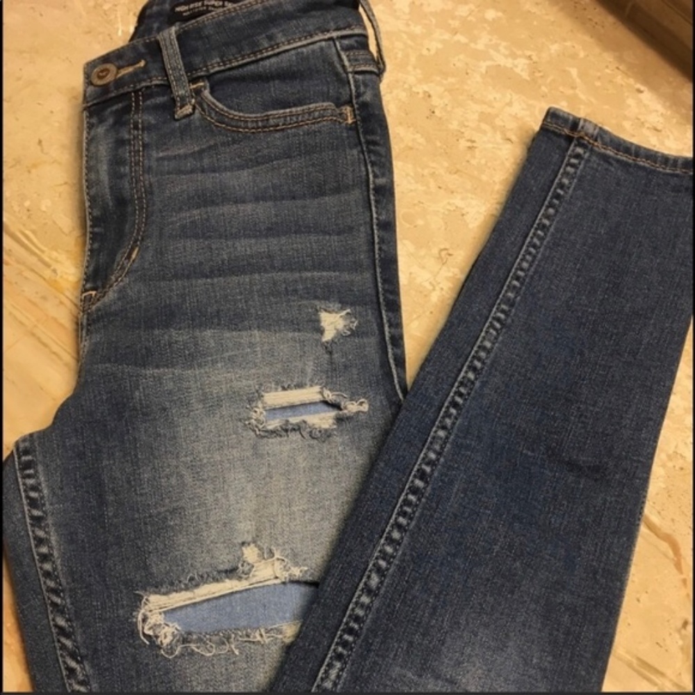 HOLLISTER High Rise Super Skinny Jeans - Picture 1 of 6